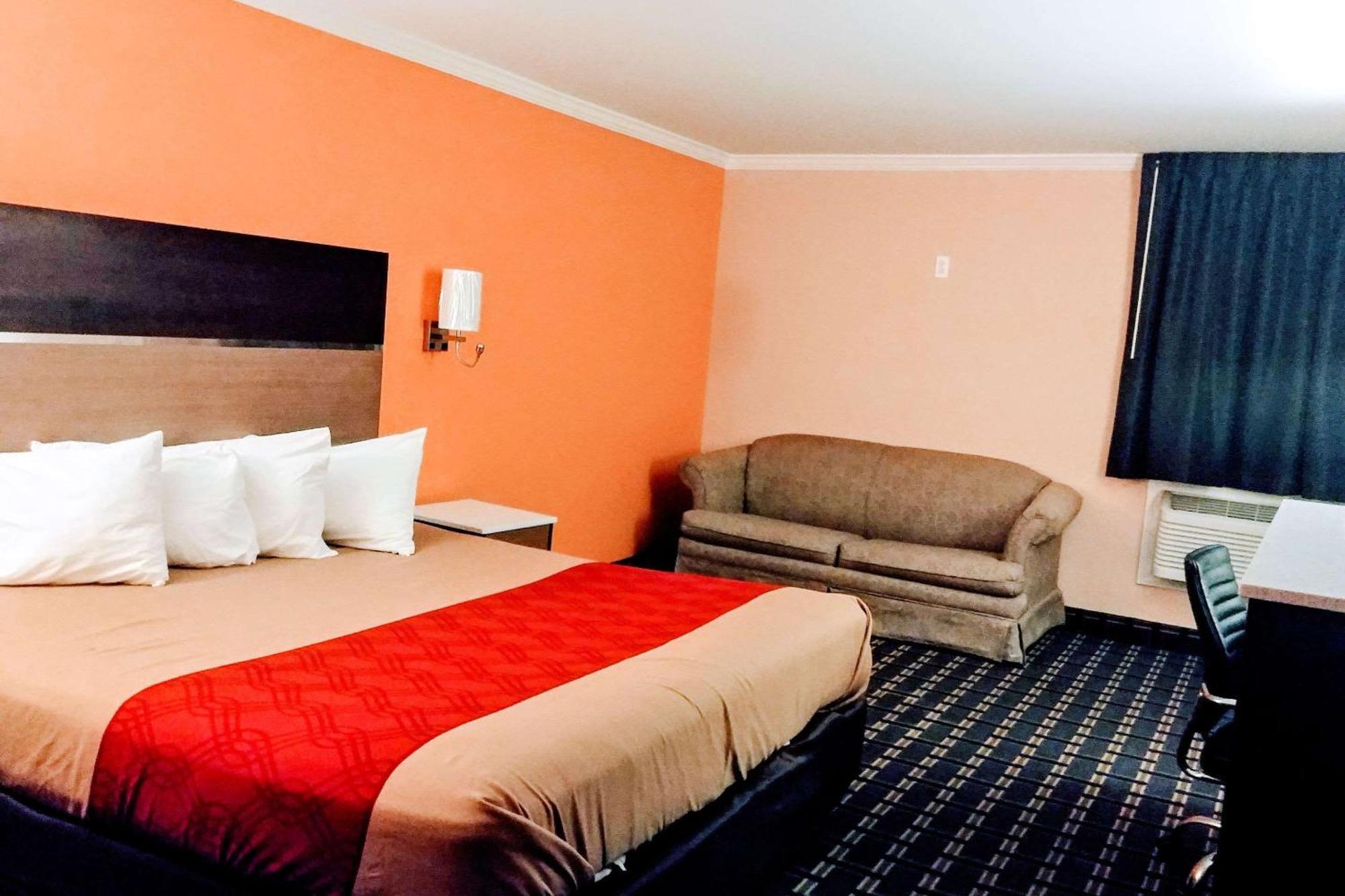 Econo Lodge Milldale - Southington Exterior photo